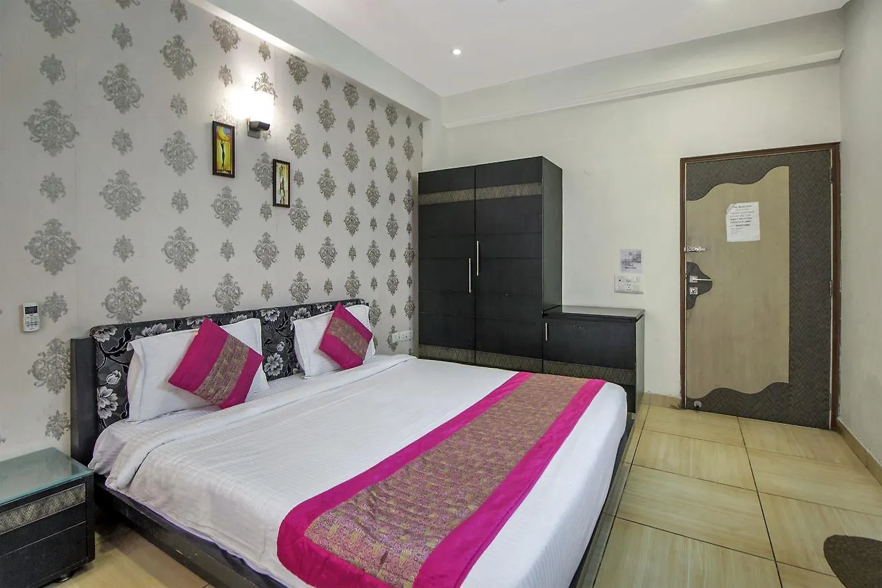 ***  Oyo 17257 Sunset Residency Hotel Gurgaon Índia
