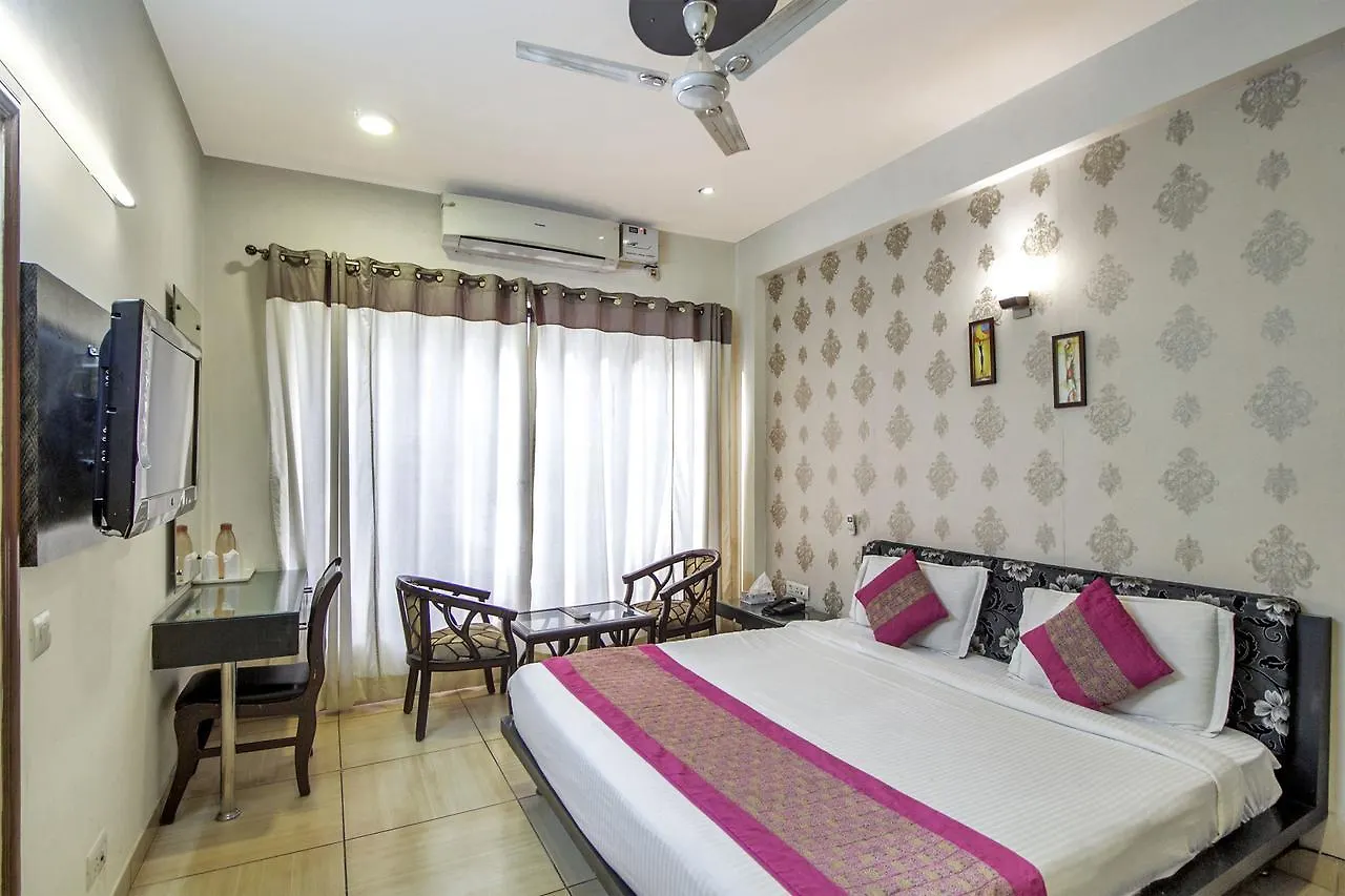 ***  Oyo 17257 Sunset Residency Hotel Gurgaon Índia